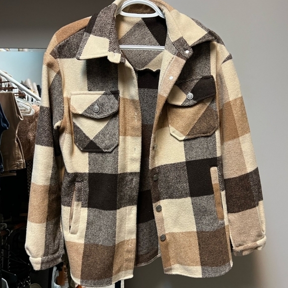 Vici Plaid Shacket - Picture 2 of 5